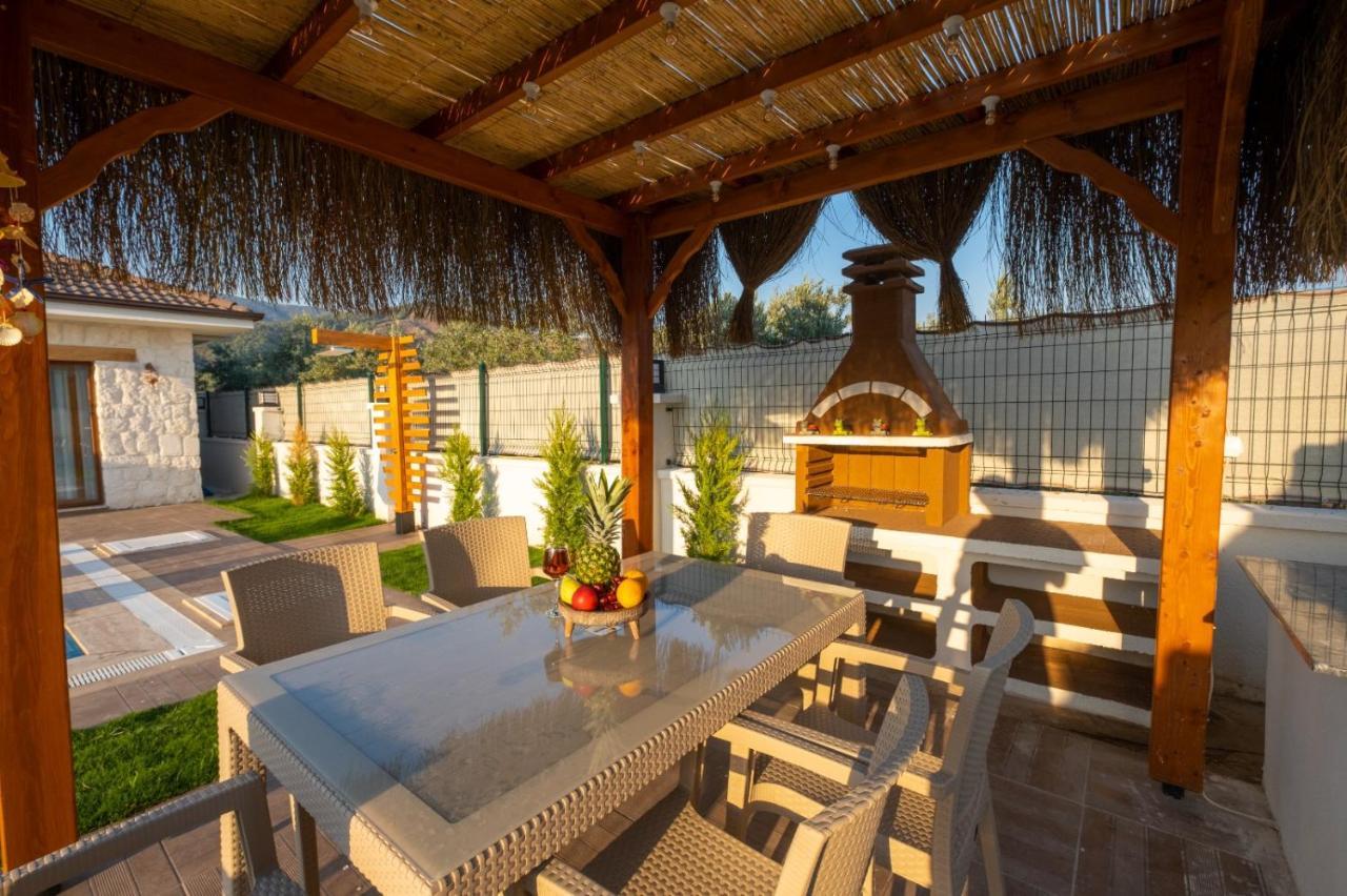 Daire Dumi House